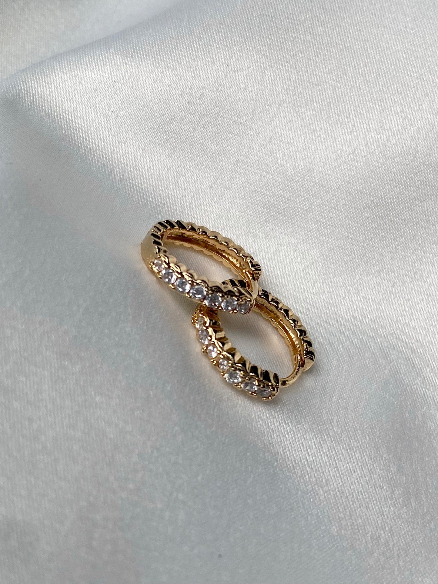 DAINTY RHINESTONE HUGGIES