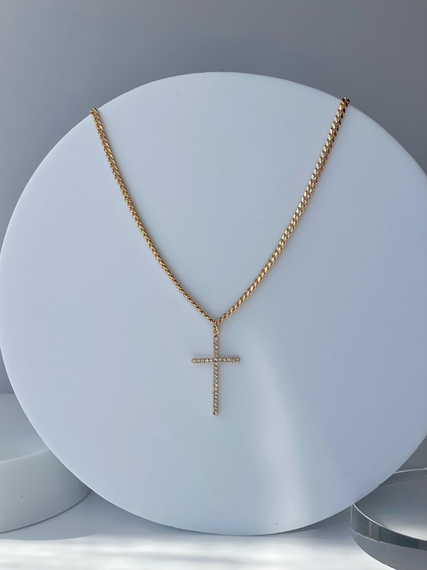 CUBAN LINK CROSS NECKLACE