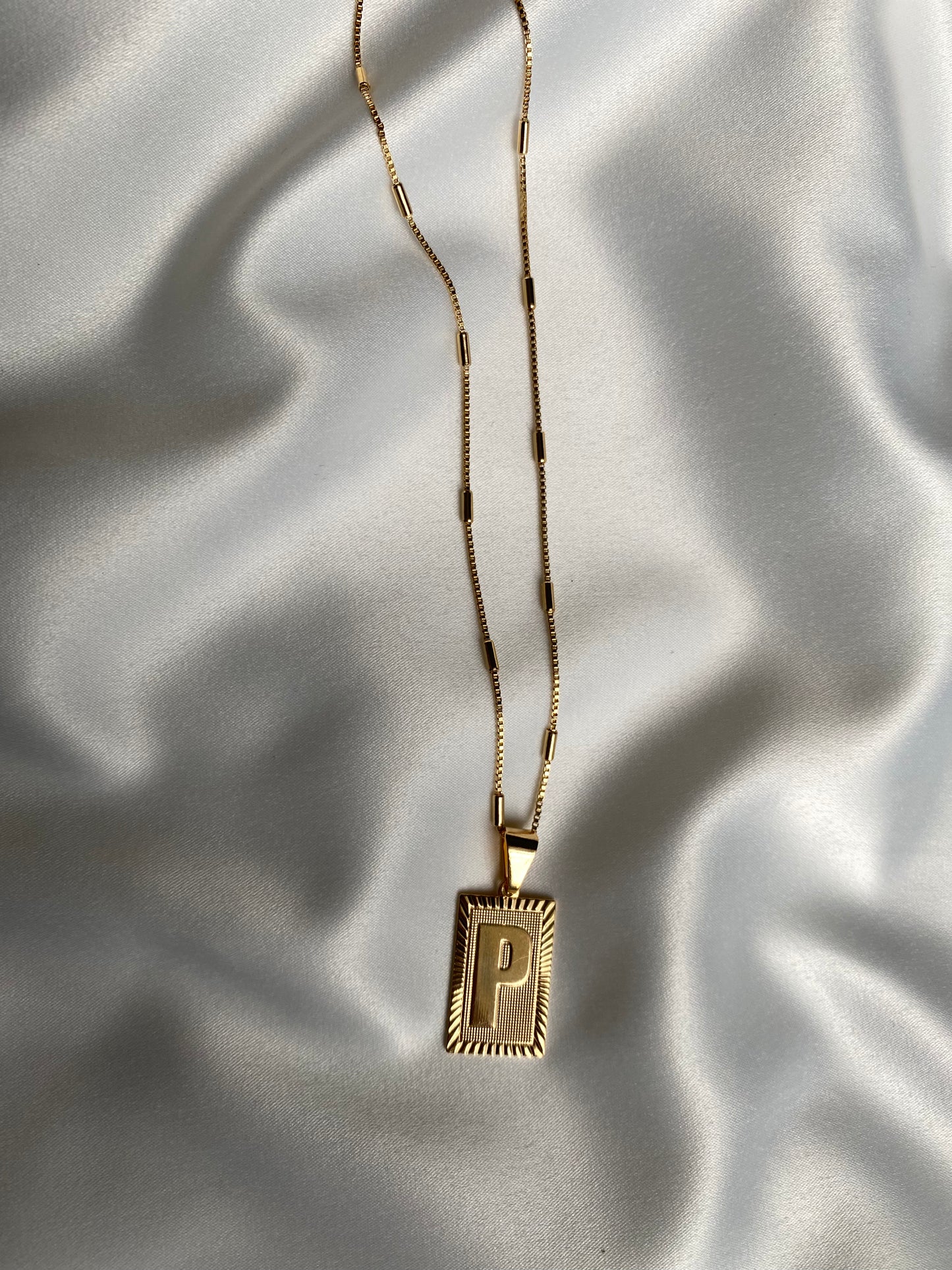 INITIAL PENDANT NECKLACE