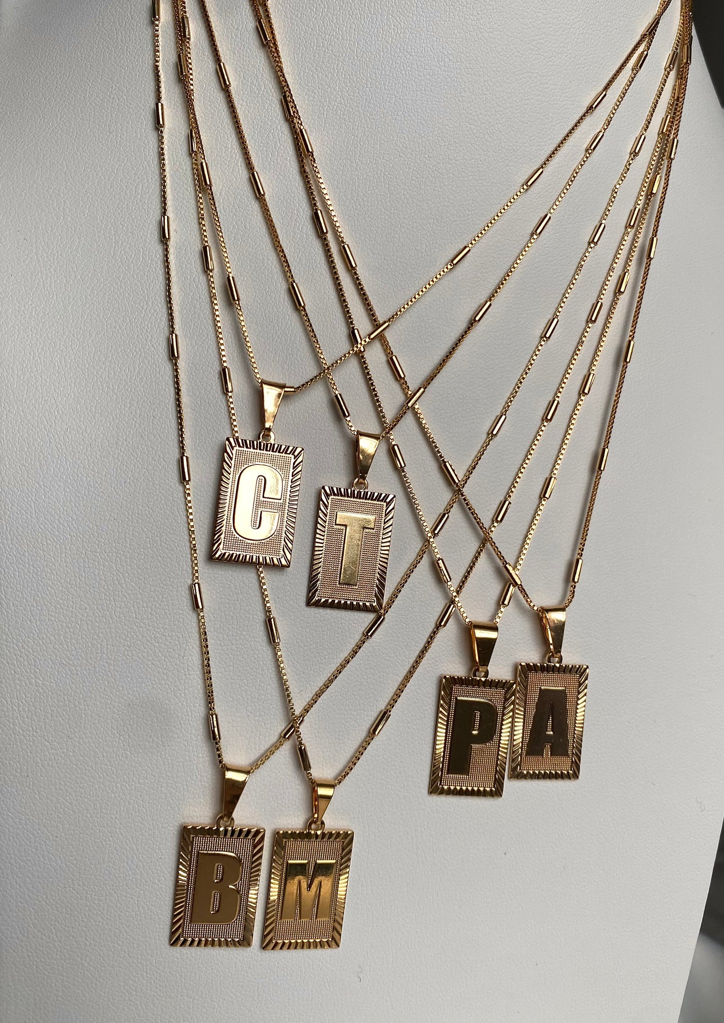 INITIAL PENDANT NECKLACE