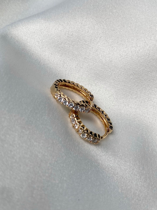 DAINTY RHINESTONE HUGGIES