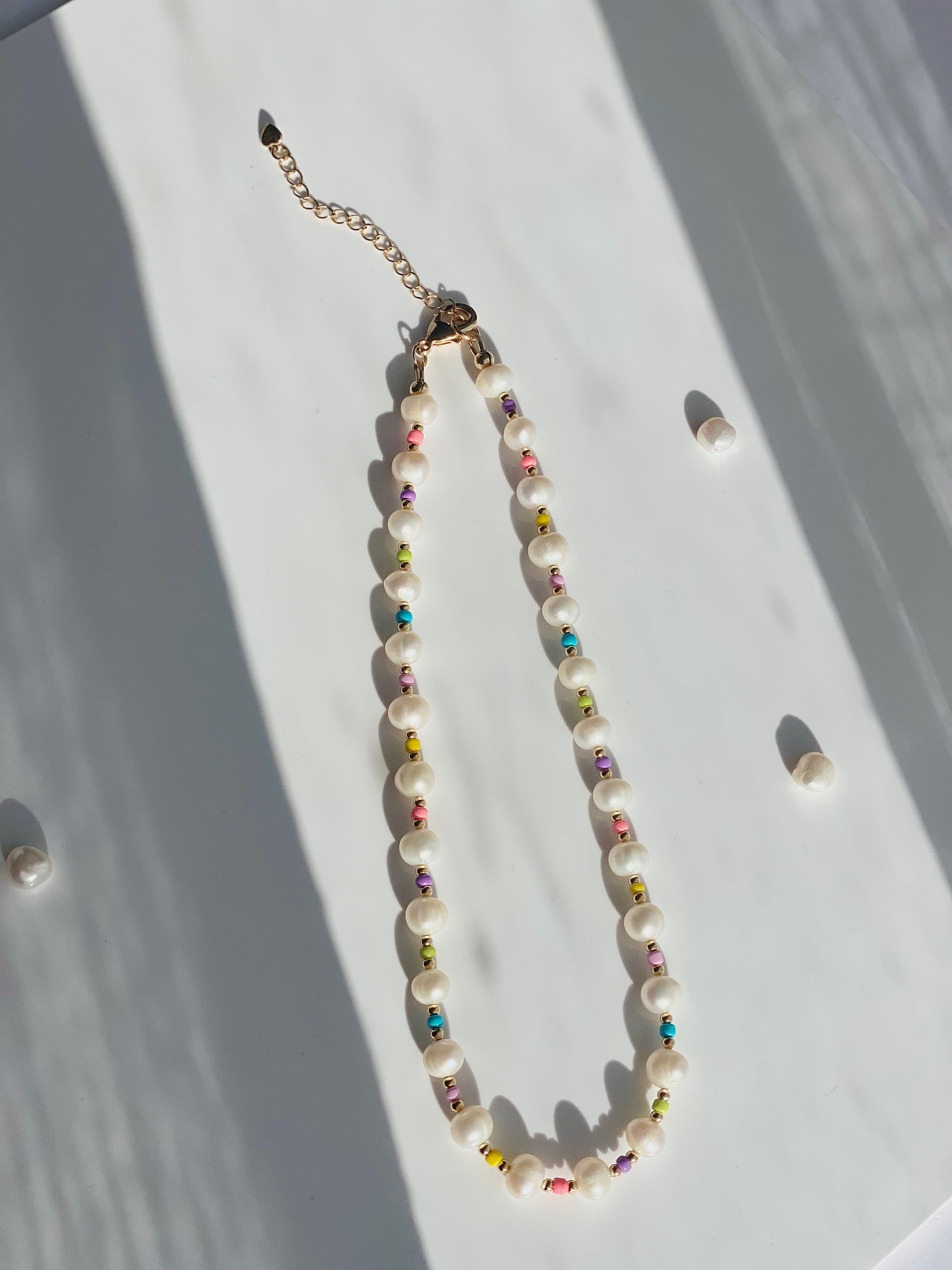BUBBLE GUM PEARLS NECKLACE