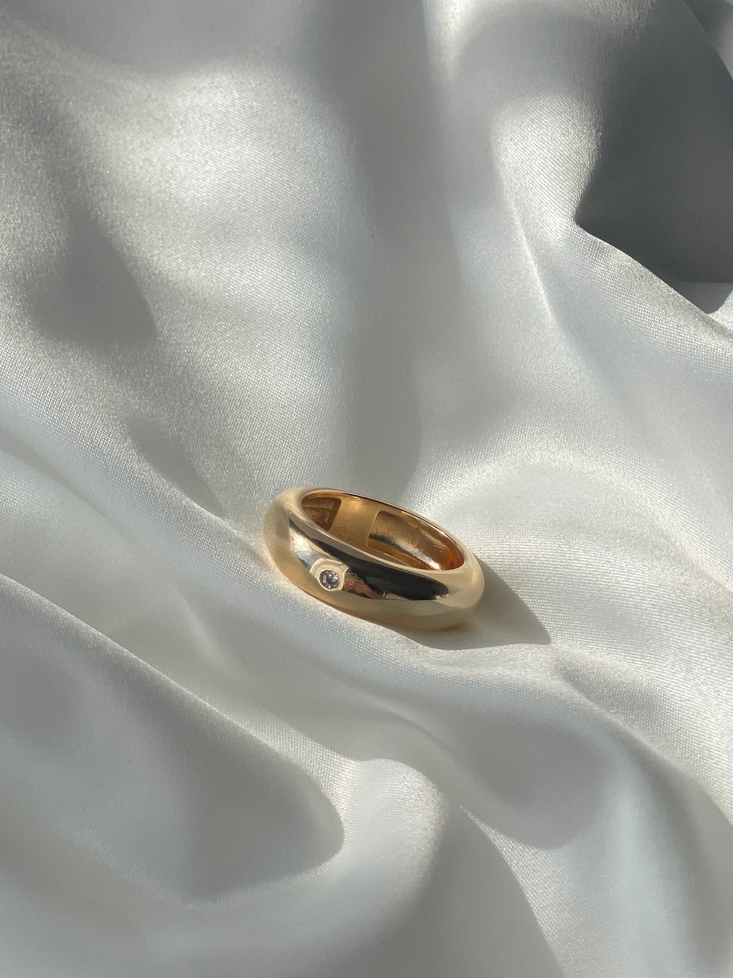 CHUNKY SINGLE STONE RING