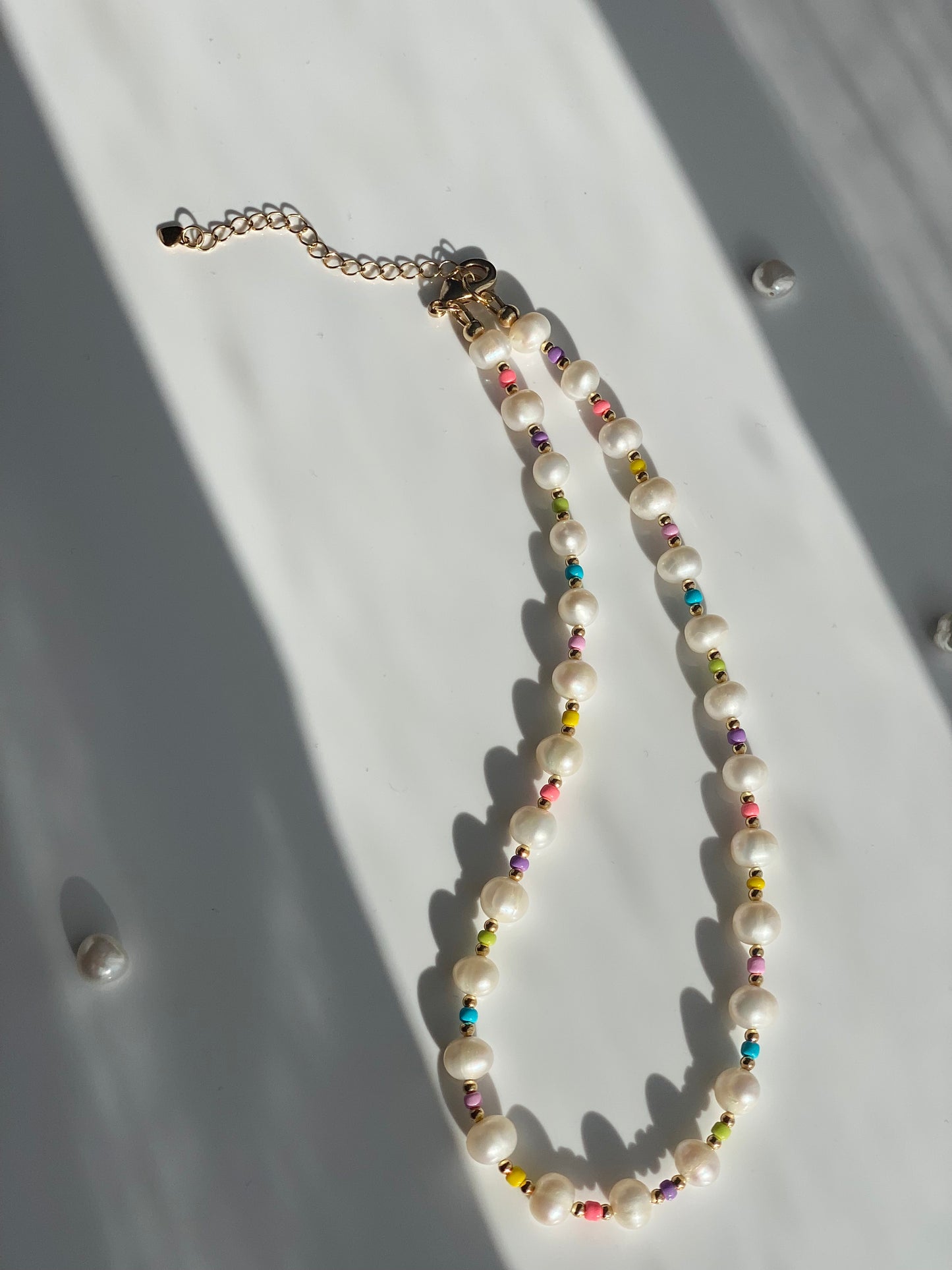 BUBBLE GUM PEARLS NECKLACE