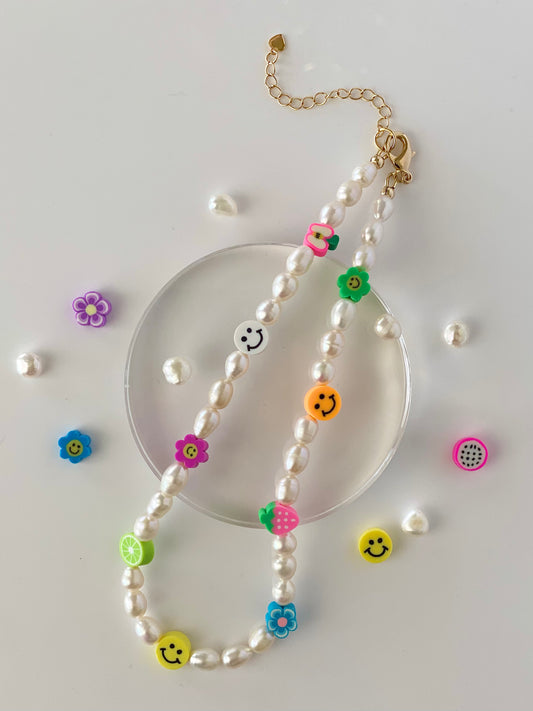 ELECTRIC PEARLS NECKLACE