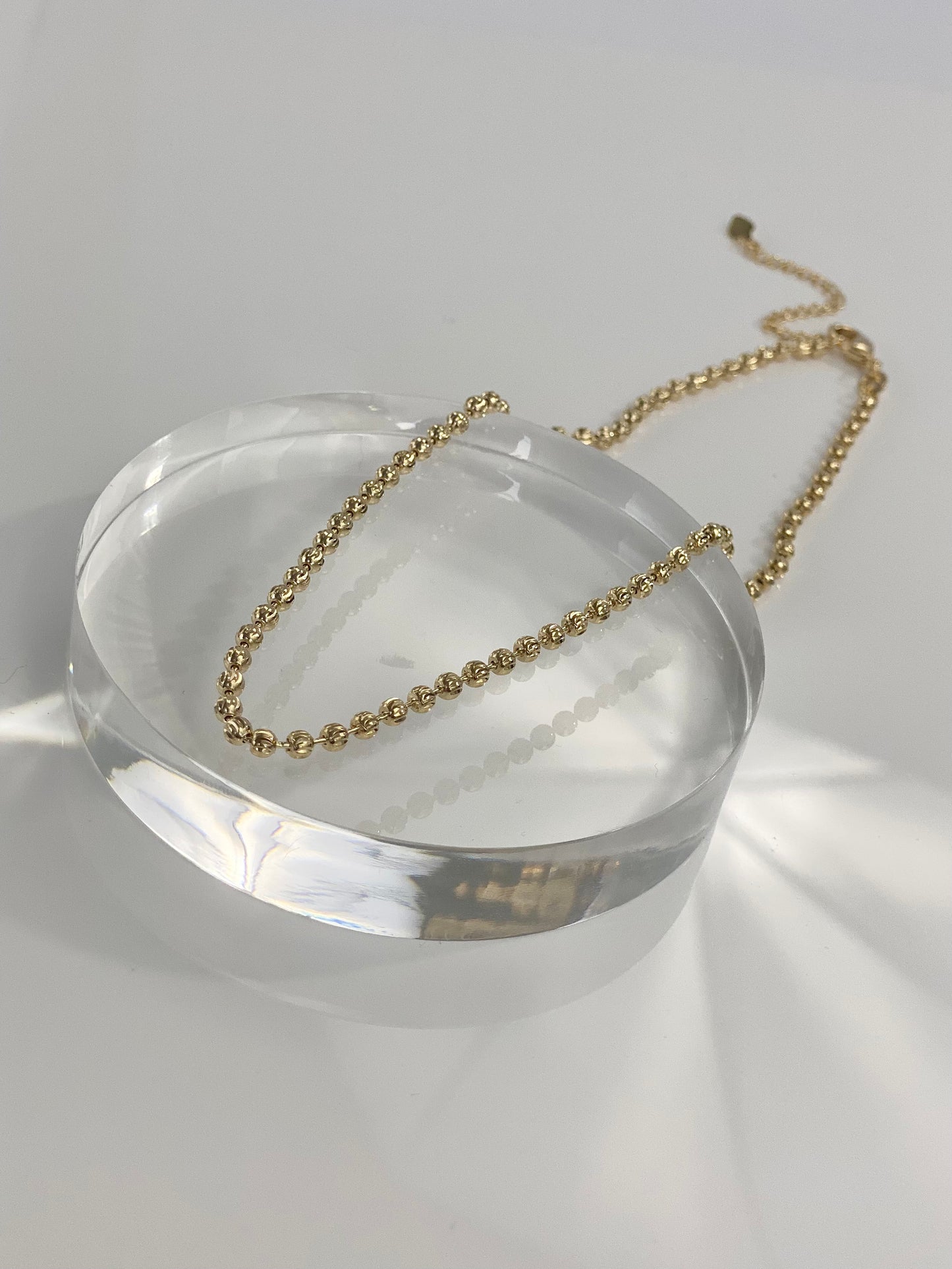 FACETED BALL CHOKER