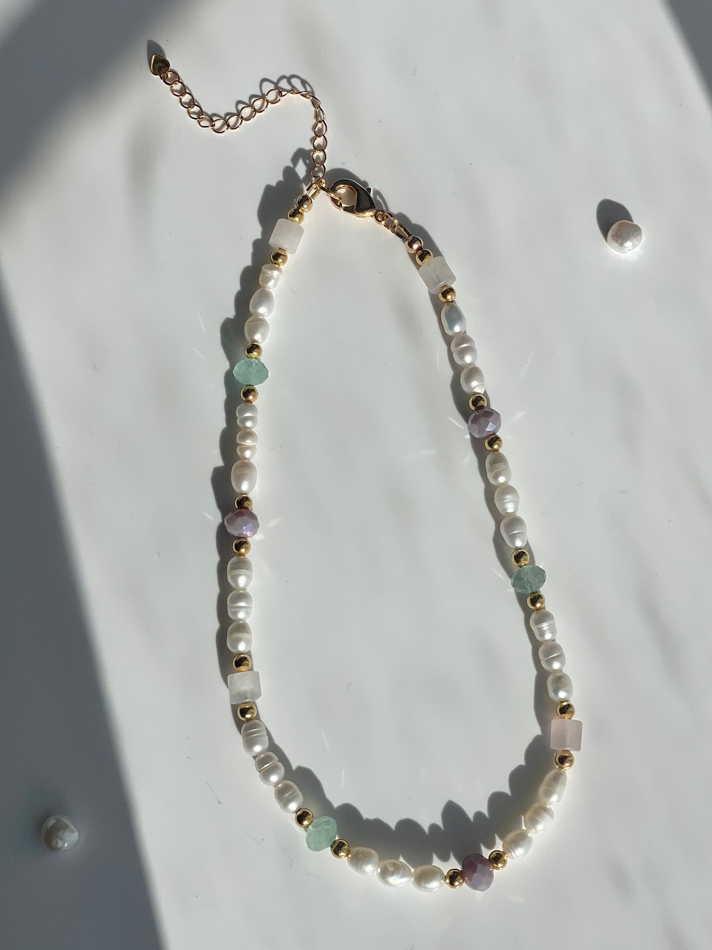 GEMSTONE PEARL NECKLACE