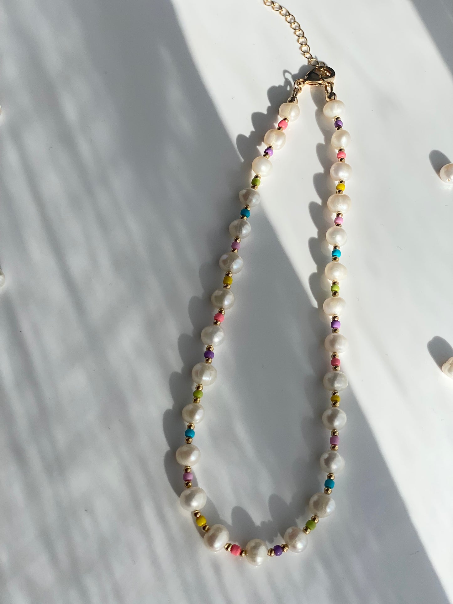 BUBBLE GUM PEARLS NECKLACE