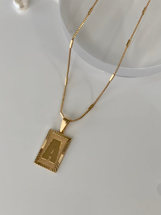 INITIAL PENDANT NECKLACE